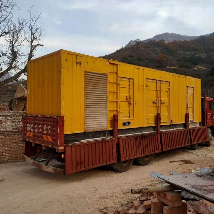 东山200kW 发电机组在带电阻性负载时，输出功率会受到哪些因素的影响？